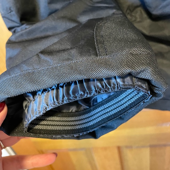 Arctic boys 3T black bibbed snow pants. - Picture 6 of 6